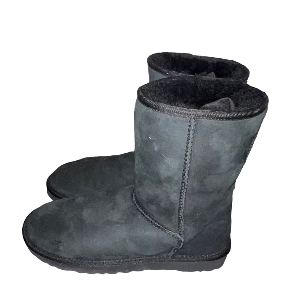 Black uggs
